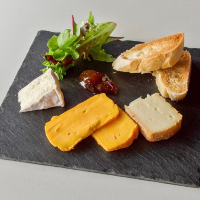 Assortiment de fromages affinés de Wierre-Effroy au lait cru-excellents
